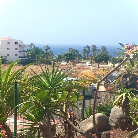 Cosy Flat Near Golf Club - Heated Pool, Terrace, Garden, Wi-fi Apartament San Miguel de Abona