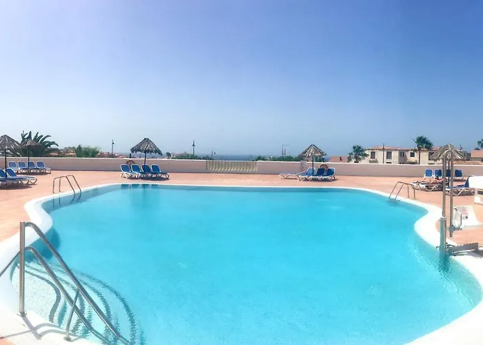 Cosy Flat Near Golf Club - Heated Pool, Terrace, Garden, Wi-fi * San Miguel de Abona