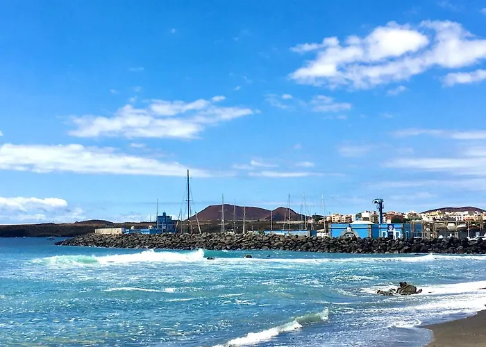 Cosy Flat Near Golf Club - Heated Pool, Terrace, Garden, Wi-fi Appartement San Miguel de Abona