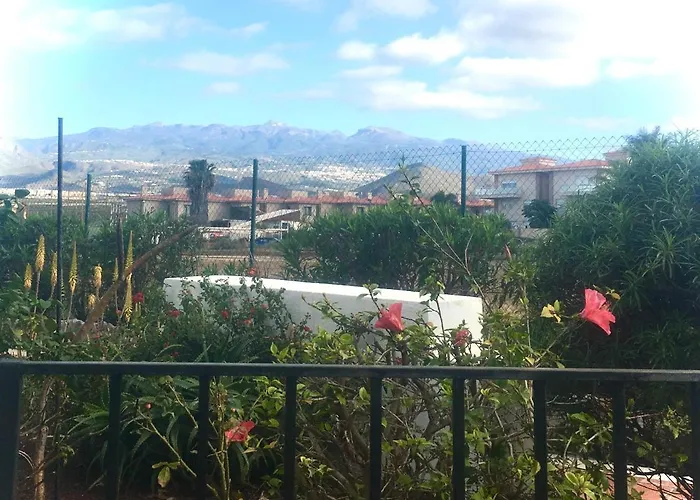 Cosy Flat Near Golf Club - Heated Pool, Terrace, Garden, Wi-fi San Miguel de Abona