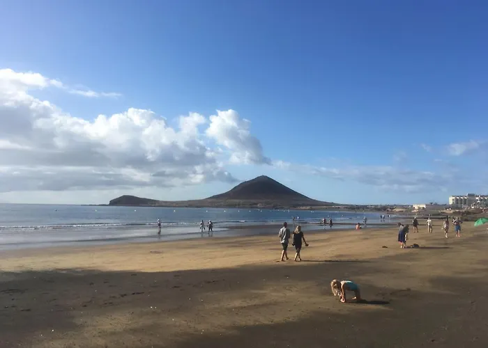 Cosy Flat Near Golf Club - Heated Pool, Terrace, Garden, Wi-fi Appartement