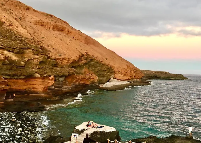 Cosy Flat Near Golf Club - Heated Pool, Terrace, Garden, Wi-fi