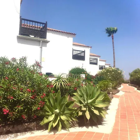 Cosy Flat Near Golf Club - Heated Pool, Terrace, Garden, Wi-fi 圣米格尔德阿沃纳